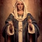 Egy kép Szűz Máriáról, aki rózsafüzért tart a kezében